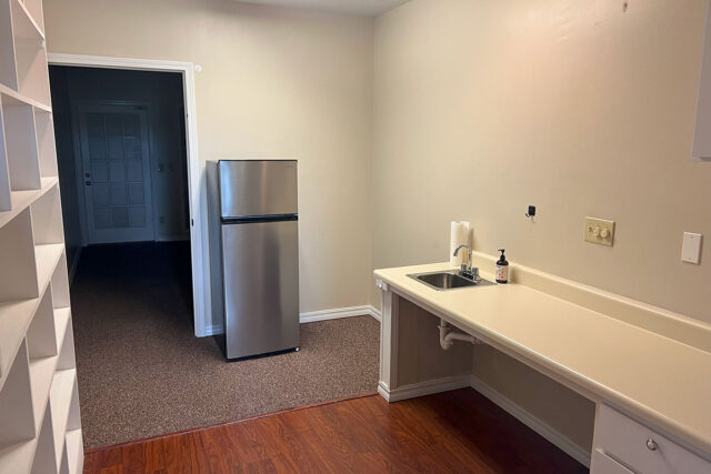 Eastgate 4052B Kitchen